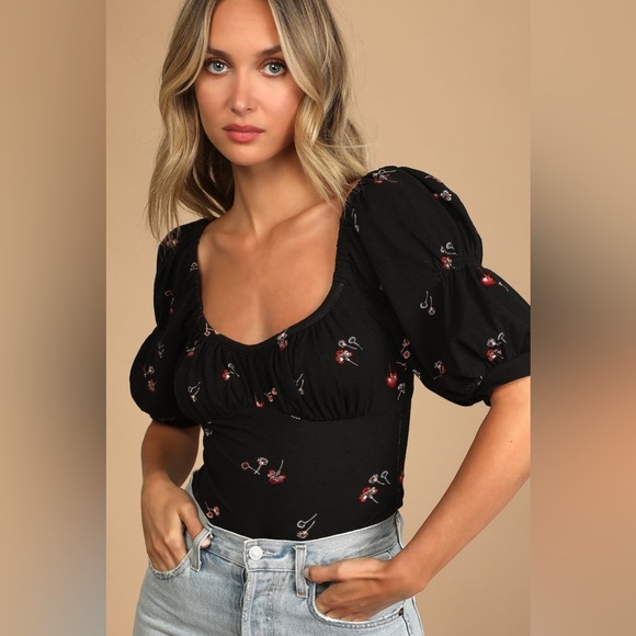Free People play date bodysuit with puff sleeves in vintage floral (12) - Picture 5 of 10